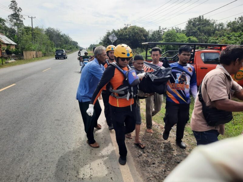 Azhar Bocah 10 Tahun Yang Tenggelam di Sungai Batang Tebo ditemukan Meninggal Dunia
