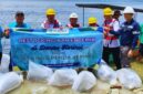Harapan Baru Nelayan, Monadi dan PT KMH Lepas Ribuan Benih Ikan di Danau Kerinci