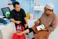 Bakti Sosial Kesehatan yang dilakukan nakes klinik pratama asisi dan RS theresia