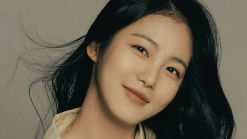 Shin Ye Eun Jadi Perawat Misterius di Drama Doctor on the Edge (Foto: imdb)