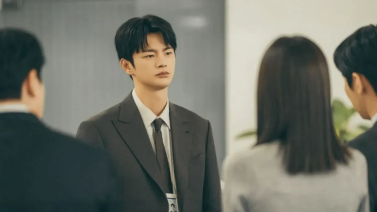 Seo In Guk di See You at Work Tomorrow! (Foto: instagram.com/tvn_drama/beautynesia)