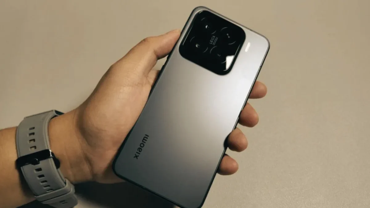 Review Xiaomi 15 di Tahun 2026  (Foto: medcom/Cahyandaru Kuncorojati)