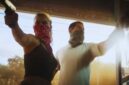 Rockstar Buka Pre-Order GTA 6 Mulai 25 Juni 2026 (Foto: 
HomeTeknoTech News
GTA 6 Buka Pre-order, Rockstar Games Simpan Detail Penting
Rockstar mengumumkan pre-order GTA 6 dimulai 25 Juni 2026 dan merilis cover resmi game tersebut, sementara ada satu hal belum diungkap.

Yuslianson
Oleh
Yuslianson
Diterbitkan 19 Juni 2026, 06:02 WIB
Share
Copy Link
Batalkan
Pre-order GTA 6
Perbesar
GTA 6 Pamer Cover Resmi, Harga Masih Jadi Teka-teki. (Liputan6.com/ Yuslianson)
Liputan6.com, Jakarta - Rockstar Games resmi mengumumkan tanggal pre-order GTA 6 (Grand Theft Auto 6). Game paling dinanti peluncurannya di tahun ini bisa mulai dipesan pada 25 Juni 2026. 

Gamer yang sudah menanti dan ingin memainkan game GTA VI ini lebih awal bisa pre-order melalui toko digital seperti PlayStation Store atau Xbox Store. 

BACA JUGA:
GTA 5 Bisa Upgrade Gratis Jelang GTA 6, Pemain Lama Perlu Cek Ini
Pengumuman pre-order GTA6 juga sekaligus mengonfirmasi tanggal rilis game yang sudah dua kali ditunda peluncurannya, yakni 19 November 2026 di konsol PlayStation 5 (PS5) dan Xbox Series X/S.

Sebelumnya, GTA VI sempat molor peluncurannya dari jadwal awal musim gugur 2025, lalu mundur lagi dari Mei 2026. Pengumuman ini sangat penting bagi fans, mengingat seri sebelumnya, GTA 5, terakhir kali dirilis pada 2013.

Lebih dari satu dekade kemudian, seri tersebut masih menjadi salah satu game paling berpengaruh di industri dan tercatat sebagai game terlaris kedua sepanjang masa.

Menariknya, meski sudah mengungkap tanggal pre-order GTA VI sudah jelas, Rockstar masih belum juga memasang label harga resmi game barunya tersebut di PS Store atau Xbox Store.

Hal ini kembali membuat banyak pihak bertanya-tanya tentang berapa harga GTA 6 saat dirilis. 

Sebelumnya, sebuah laporan dari perusahaan konsultan industri game Epyllion sempat memperkirakan GTA 6 bakal menjadi game besar pertama dibanderol USD 100.

Cover Art Resmi GTA 6 
Selain tanggal pre-order, Rockstar turut merilis cover art resmi GTA 6 lewat video berdurasi 30 detik. Diiringi musik synth yang menghentak, video tersebut menampilkan wajah dua protagonis utama, Jason dan Lucia, di atas judul game, lengkap dengan sejumlah karakter tambahan yang akan muncul di sekuel ini.

Latar fiksi negara bagian Leonida yang terinspirasi dari Florida turut mendapat sentuhan detail lewat kehadiran flamingo dan buaya pada ilustrasi cover. 

Sesuai dengan reputasi seri Grand Theft Auto, cover ini juga menampilkan mobil cepat, helikopter, hingga motor, dibalut gaya pop-art khas seri tersebut sejak generasi sebelumnya.

Trailer Gameplay Baru Masih Dinanti
Para penggemar GTA kini masih menanti kehadiran trailer gameplay baru untuk game keenam dalam waralaba tersebut, setelah dua reveal sebelumnya pada 2023 dan 2025.

Kedua trailer itu sempat mengupas lebih dalam narasi cerita dan kehidupan para protagonis, dan hingga kini telah ditonton total 446 juta kali di seluruh platform.

Biaya Produksi GTA 6 Disebut Capai Rp 26 Triliun

Perbesar
GTA 6 pre-orders leak and details of the release date, platforms, and backstory become clearer. Here's the complete detail.

Grand Theft Auto VI atau GTA 6 menjadi salah satu judul gamepaling dinanti peluncurannya pada 19 November 2026, setelah sempat ditunda rilisnya beberapa kali.

Tampil sebagai proyek game paling ambisius tahun ini, game baru Rockstar Games ini datang dengan ekspektasi sangat tinggi, mengingat GTA 5 sudah bertahan lebih dari satu dekade sebagai game paling sukses.

Di balik antusiasme tersebut, satu pertanyaan terus muncul di kalangan gamer. Berapa besar biaya yang dikeluarkan Rockstar dan Take-Two Interactive untuk mengembangkan GTA 6?

Rockstar Games belum pernah mengumumkan angka resmi. Take-Two selaku induk perusahaan juga masih menutup rapat detail biaya produksi game tersebut.

Akan tetapi, CEO Take-Two, Strauss Zelnick, memberi gambaran singkat saat ditanya terkait berapa nominal yang dikucurkan untuk membuat GTA 6.

