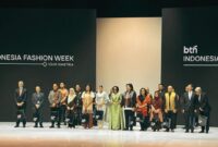 Ulos Jadi Sorotan Indonesia Fashion Week 2026, Tradisi Batak Tampil Modern (Foto: aulia putriningtias/medcom)