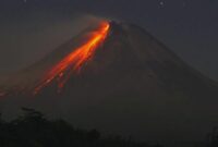 Gunung Merapi Luncurkan Awan Panas Sejauh 1,8 Kilometer (Foto: ANTARA FOTO/Hendra Nurdiyansyah/kumparan)