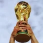 Trofi Piala Dunia Terbuat dari Emas Asli? Ini Faktanya (Foto: AFP/bola)