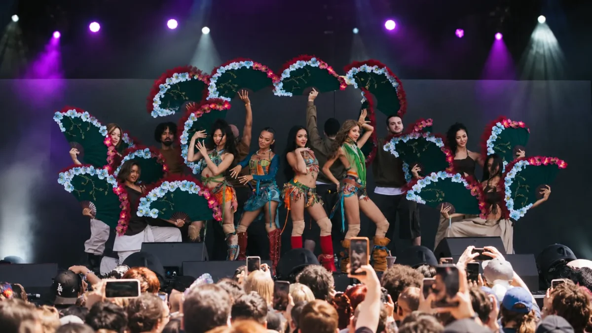 Grup vokal No Na HITC Los Angeles 2026 Bawa Budaya Indonesia (Foto: Instagram/@nonawav/RRI)