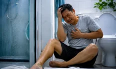 Kebiasaan di Kamar Mandi yang Picu Stroke