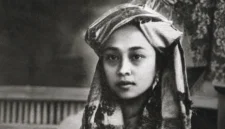 Roehana Koeddoes, Perempuan yang Mengubah Perjuangan Lewat Pena (Foto: Wikipedia)