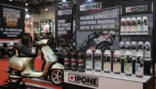 Ipone di Indonesian Custom Show 2026, Bawa Pelumas Motor (Foto: (instagram @indonesiancustomshow/medcom/Ai)