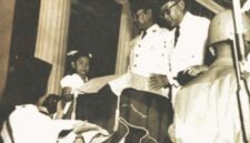 Siti Dewi Sutan Assin, Pembawa Baki Pertama dalam Sejarah RI (Foto: Arsip Budiharjo Winarno, Paskibraka 1978 via Detik/RRI)
