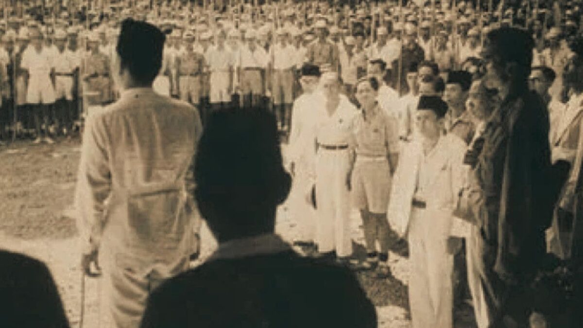 Proklamasi 17 Agustus 1945 Berlangsung dalam Suasana Tegang (Foto: Frans Mendoer/Dokumentasi IPPHOS/RRI)