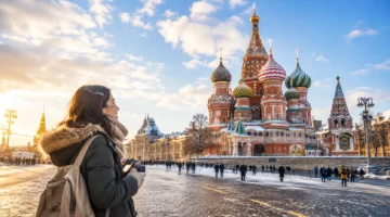 Katedral Santo Basil di Lapangan Merah, Moskow, Rusia, menjadi salah satu ikon wisata yang menarik minat wisatawan Indonesia.