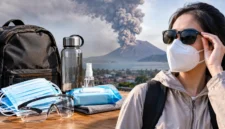 Ilustrasi. Abu Anak Krakatau Menyebar, 4 Barang Ini Perlu Disiapkan