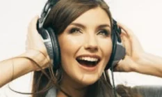Bahaya Headphone Jika Dipakai Terlalu Lama