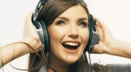 Bahaya Headphone Jika Dipakai Terlalu Lama (Foto: jalantikus)