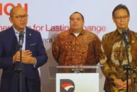CEO Danantara Indonesia Rosan Roeslani, CIO Danantara Indonesia Pandu Sjahrir dan Menteri Kesehatan Budi Gunadi Sadikin  (Foto: Widya Islamiati/kumparan)