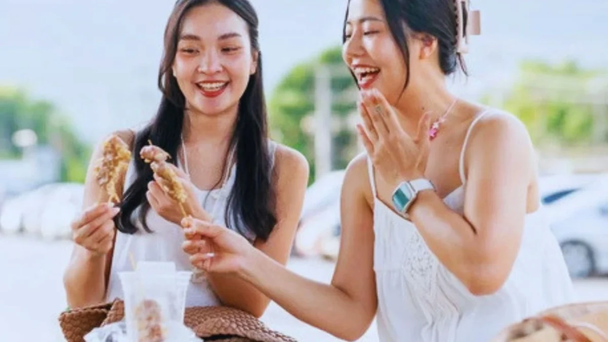 7 Tempat Makan Legendaris di Singapura yang Wajib Dicoba (Foto: BongkarnGraphic/Shutterstock/kumparan)