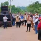 Ratusan Warga Zona Merah Blokir Akses Menuju Stasiun Pompa 3 Pertamina